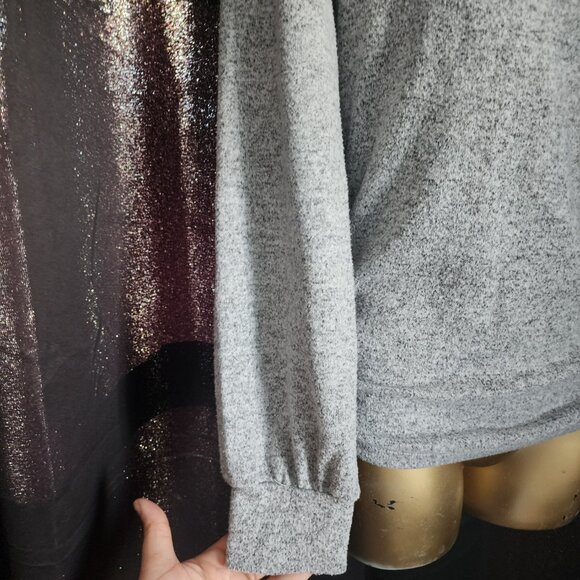 ♠️10/$10♠️ Mock Neck Gray Lightweight Sweater - Picture 4 of 7